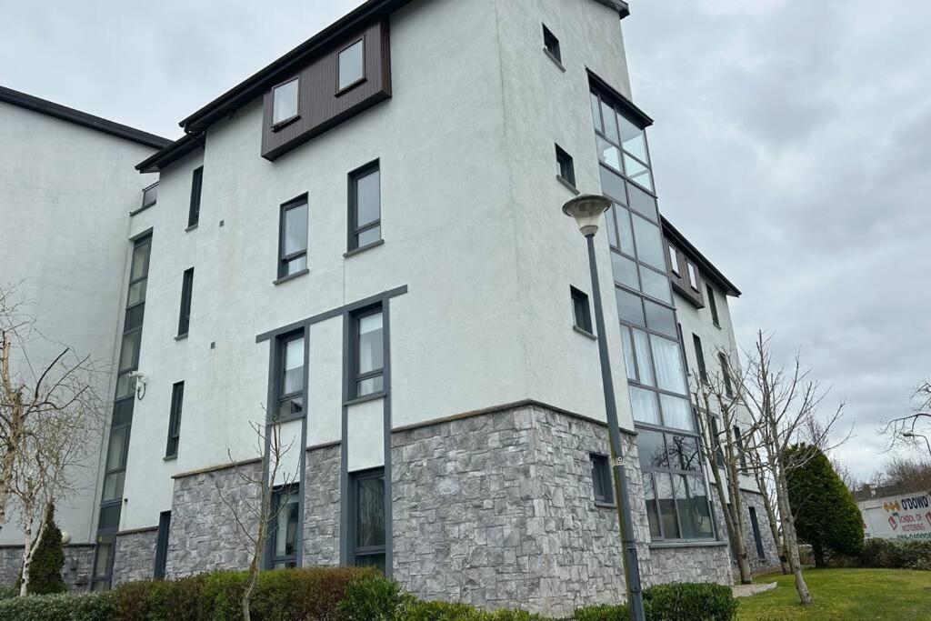 Entire Apartment , Centre Carrick on Shannon Dış mekan fotoğraf